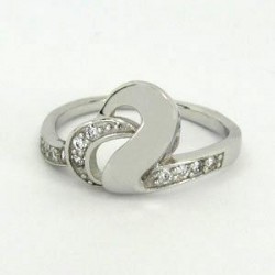 Stříbrný prsten se zirkony S70-084