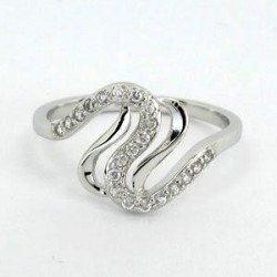 Stříbrný prsten s bílými zirkony S70-085